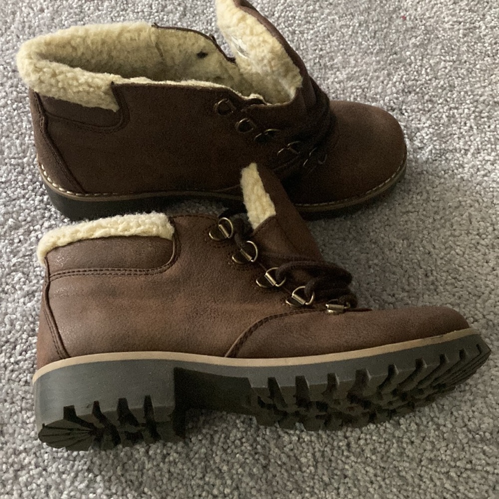 Cliffs by: White Mountain Brown Boots - Picture 6 of 6